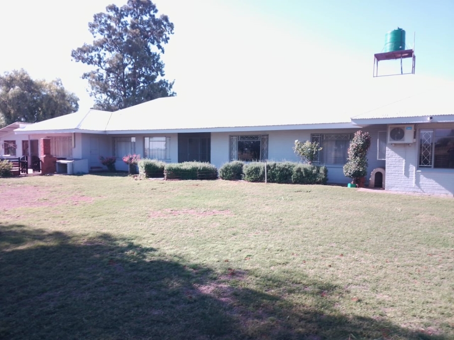 4 Bedroom Property for Sale in Bultfontein Free State